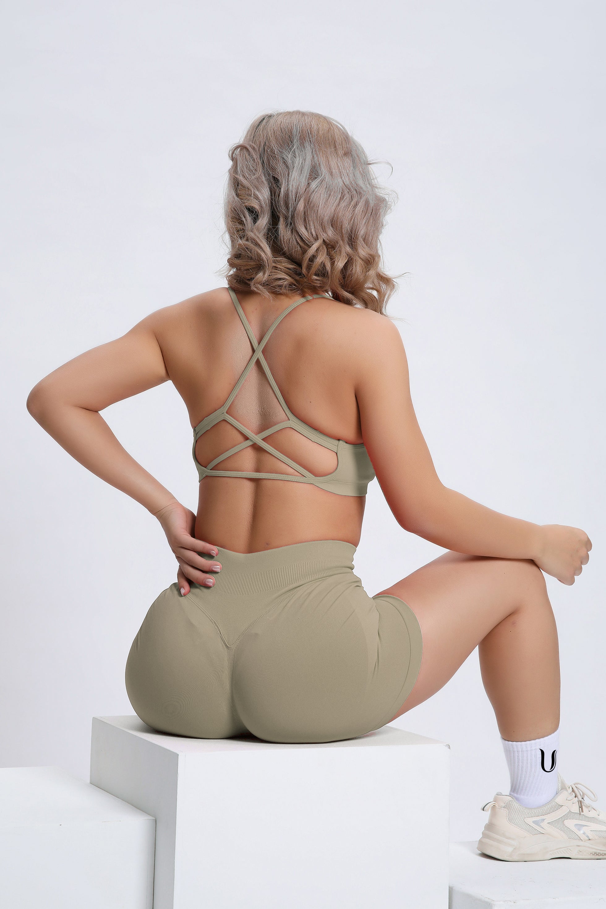 Joy | Sculpt Short Met Scrunch – Beige