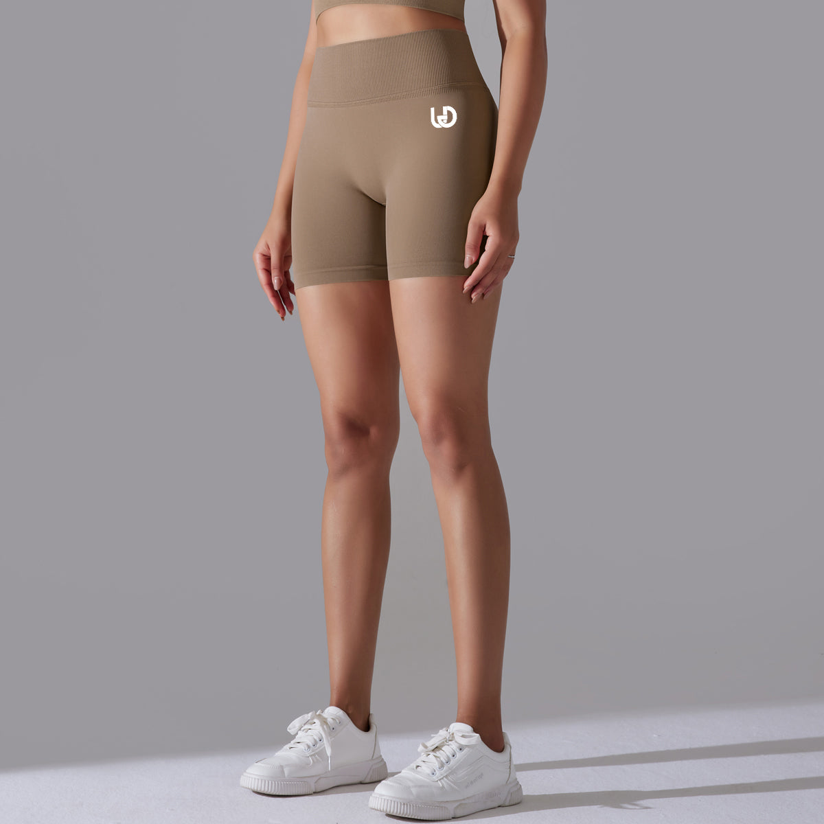 Daisy | Shorts – Braun